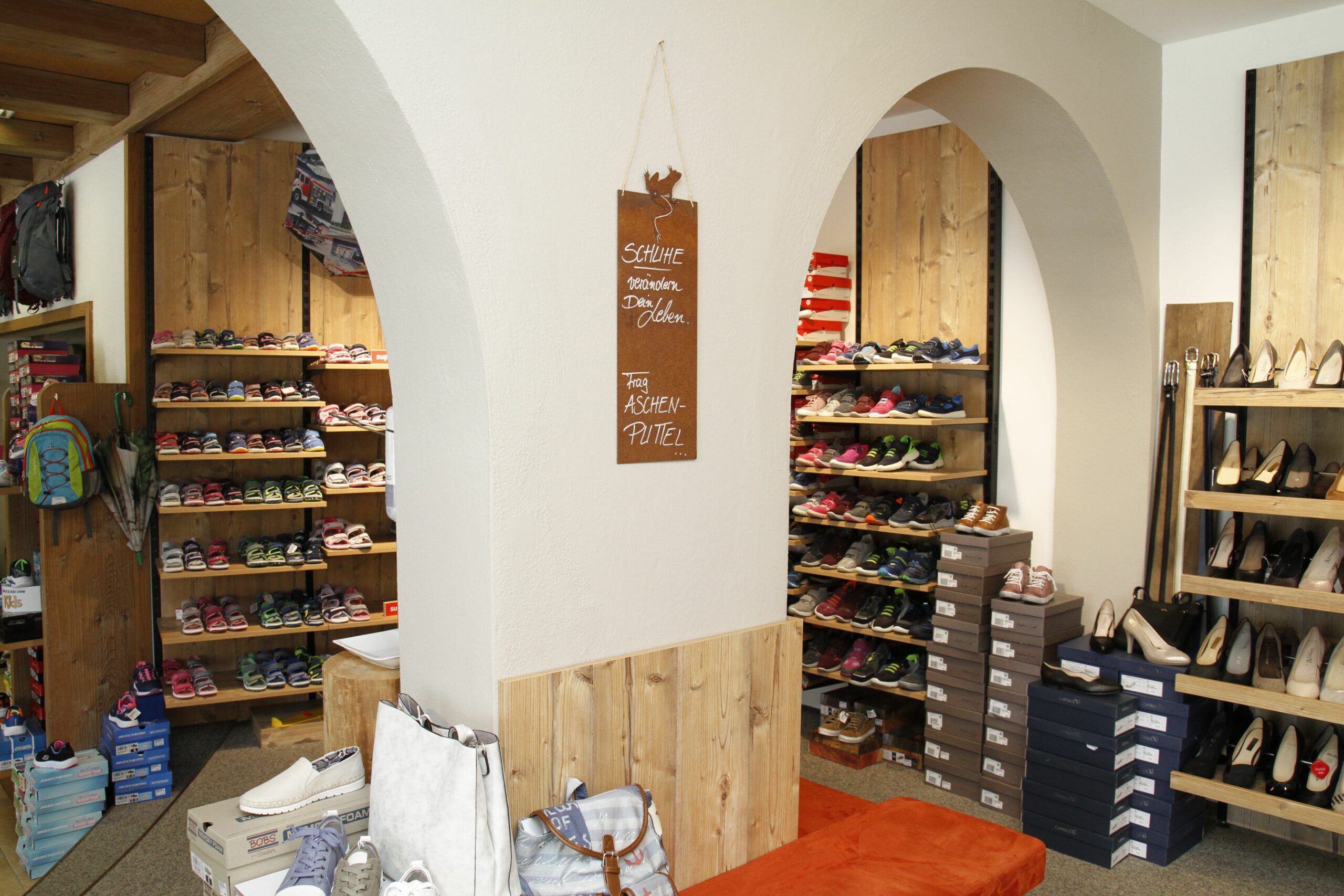 Selection and sales area at Schuhhaus Schermer